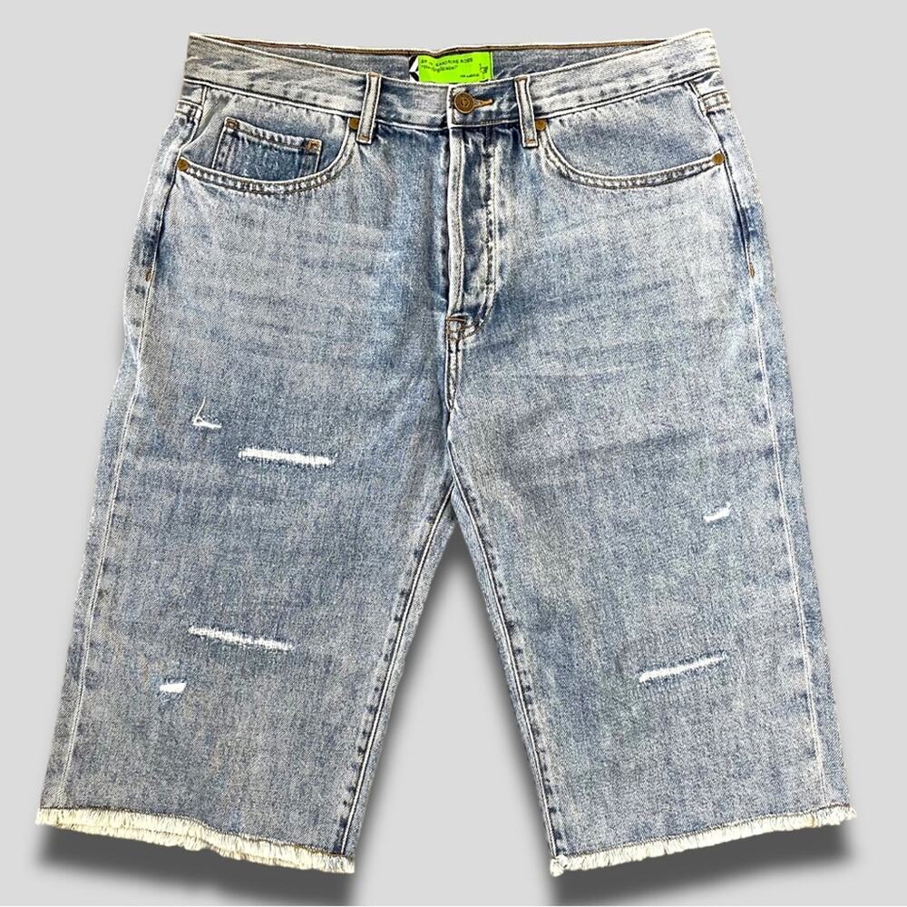 SANDRINE ROSE NWT DISTRESSED ACID WASH BERMUDA BUTTON FLY FRAY HEM SHORTS  - 30